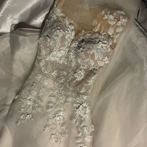 ADRIANA MADRID Frida Wedding Dress Size 10